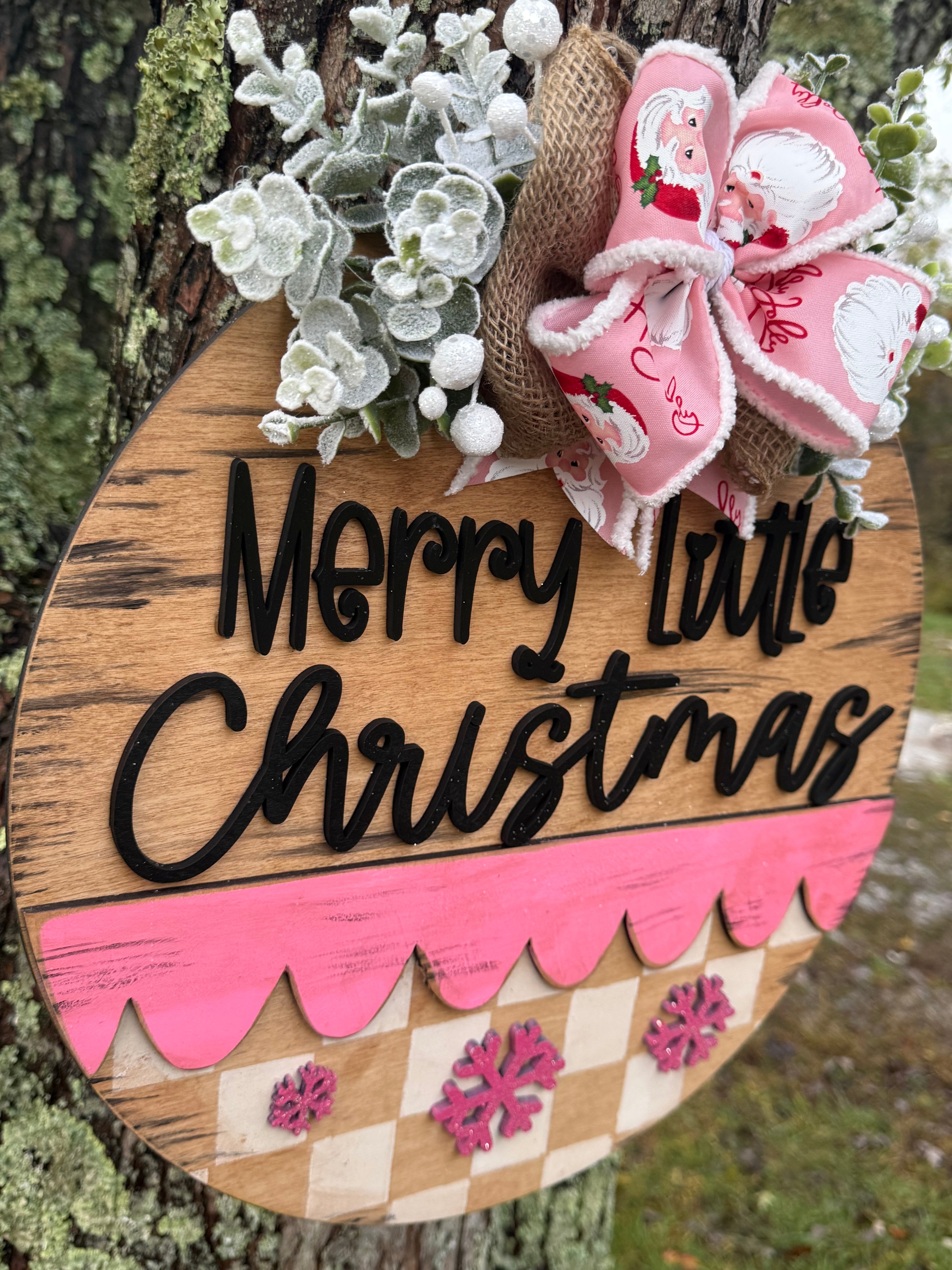 Merry Little Christmas door Hanger Pink: Cute Christmas Wreath