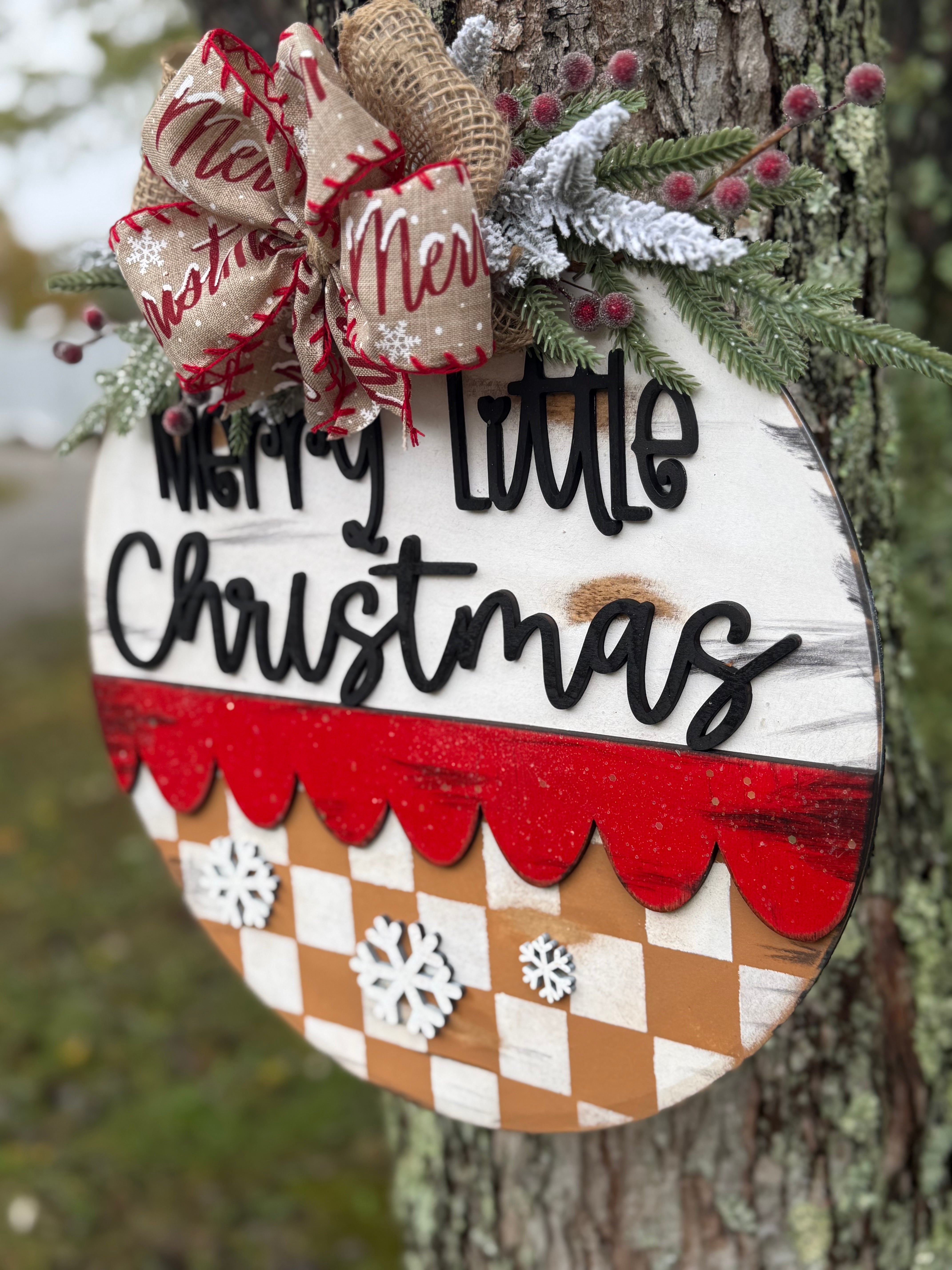 Merry Little Christmas door Hanger: Cute Christmas Wreath