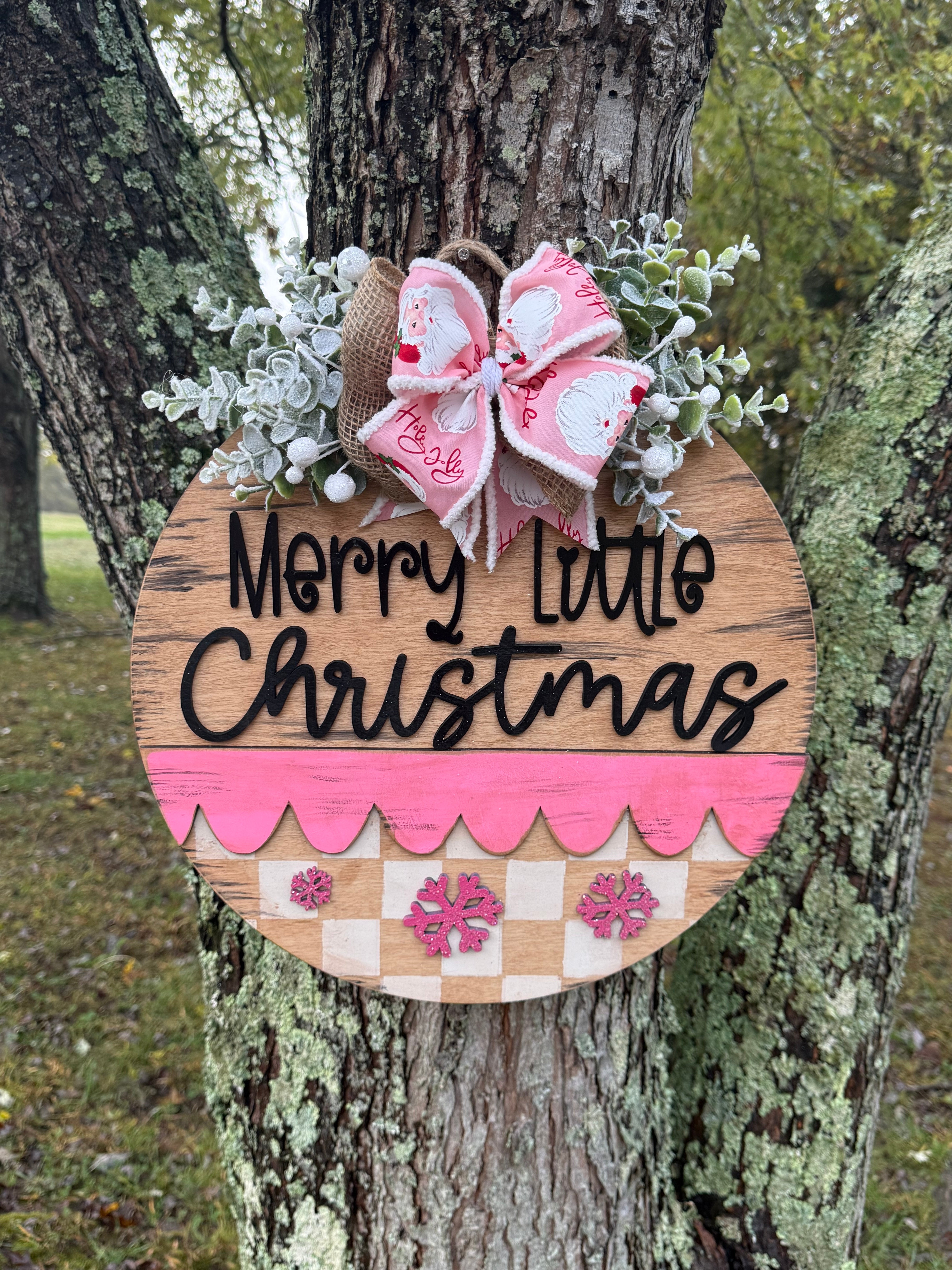 Merry Little Christmas door Hanger Pink: Cute Christmas Wreath